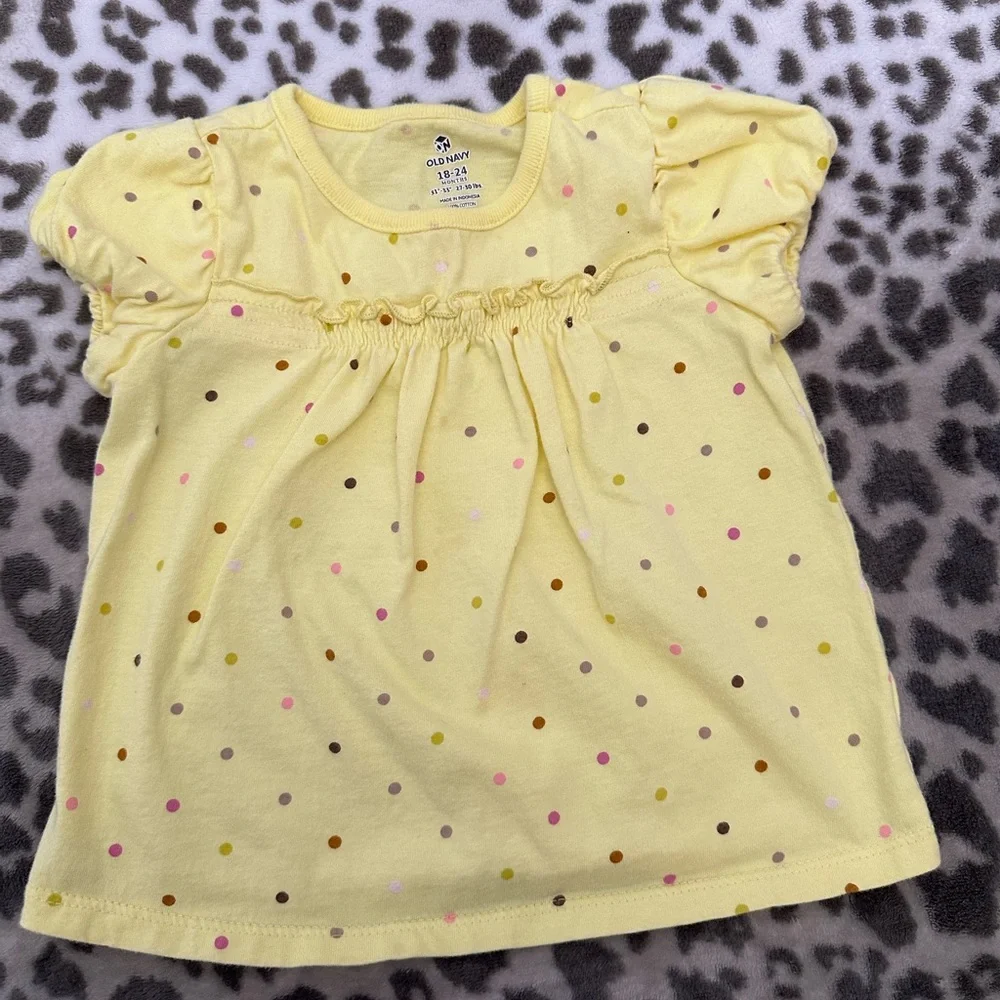 Old Navy Shirt Bundle with FLAWS in Yellow & White Size 18-24 2T 24 months